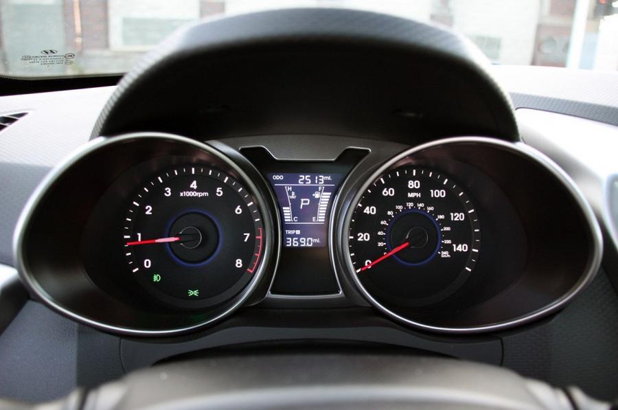  Hyundai Veloster 2011 года  (фото 122 из 184)